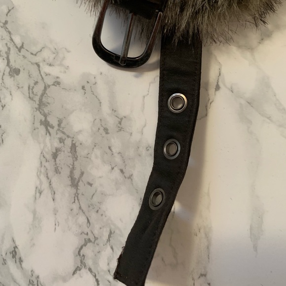 Snow hat with faux fur trim- Urban chic - Picture 4 of 6